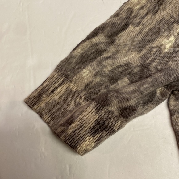 Talbots Short Sleeve Knit Sweater Cardigan V-Neck Women’s M Button Front Grey - Picture 6 of 11